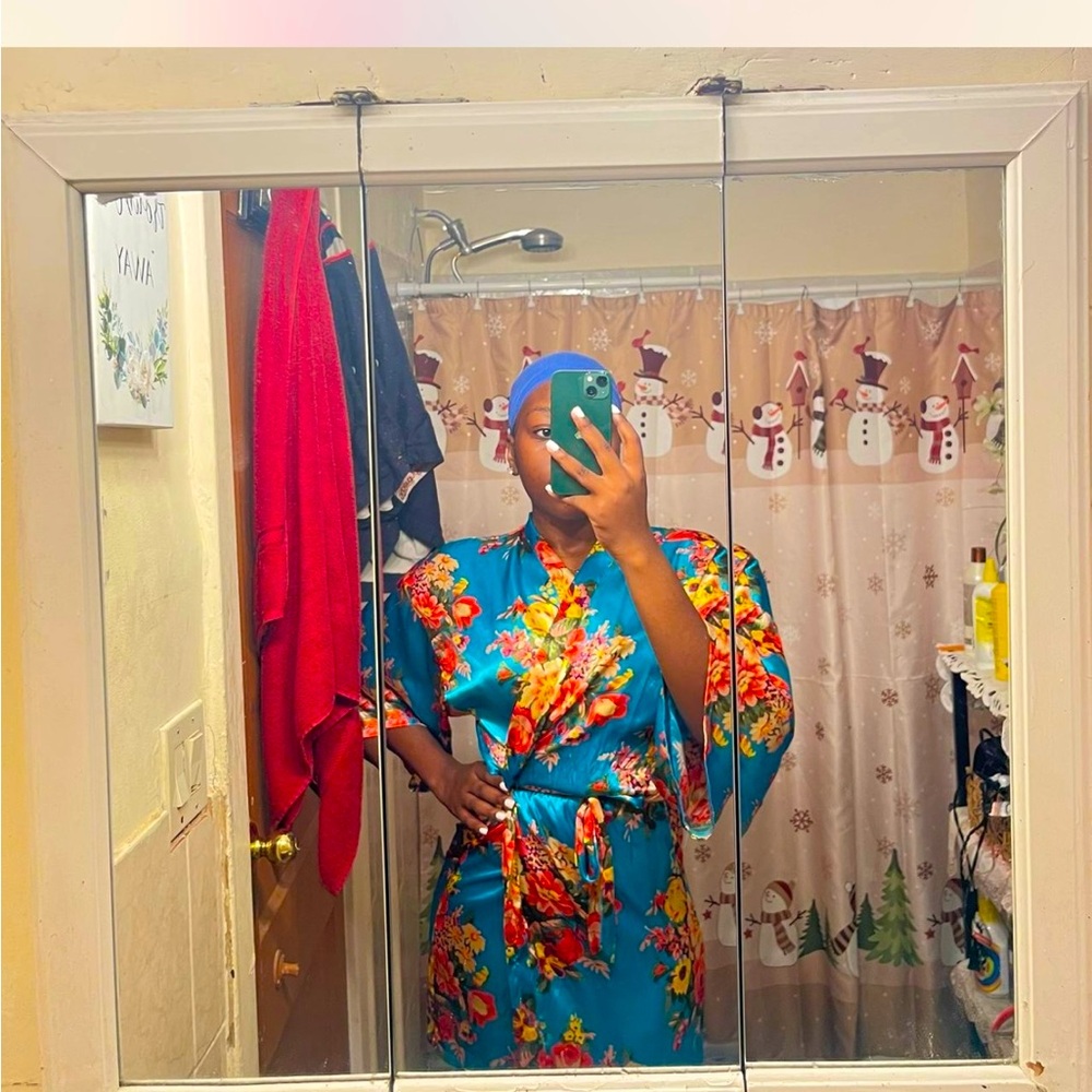 FLORAL SILK ROBE